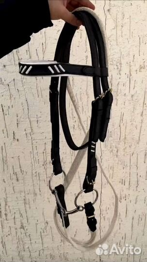 Уздечка для лошади