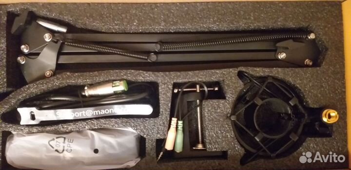 Студийный конденсаторный микрофон