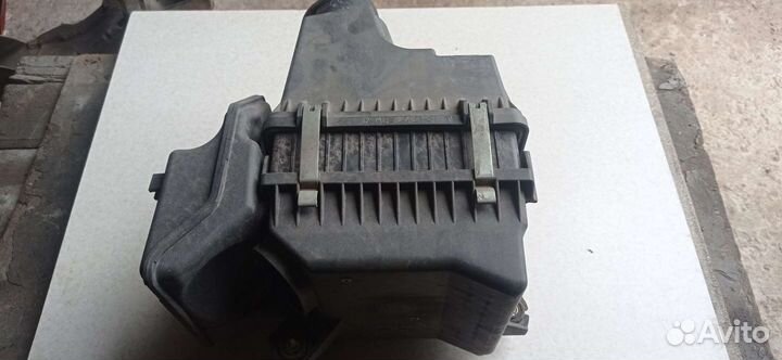 Корпус воздушного фильтра Mitsubishi Lancer 9 4G18