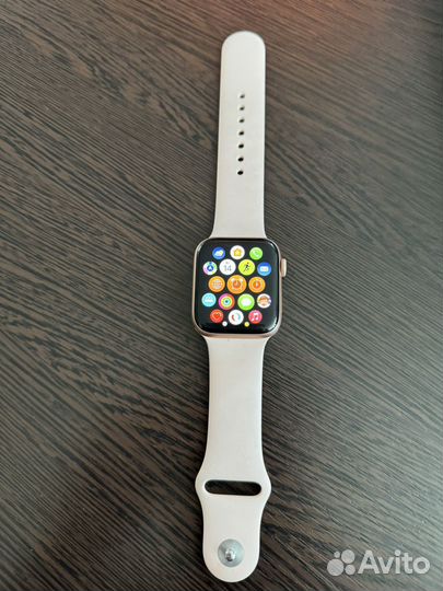 Часы Apple Watch Series 6 44 mm Gold Pink