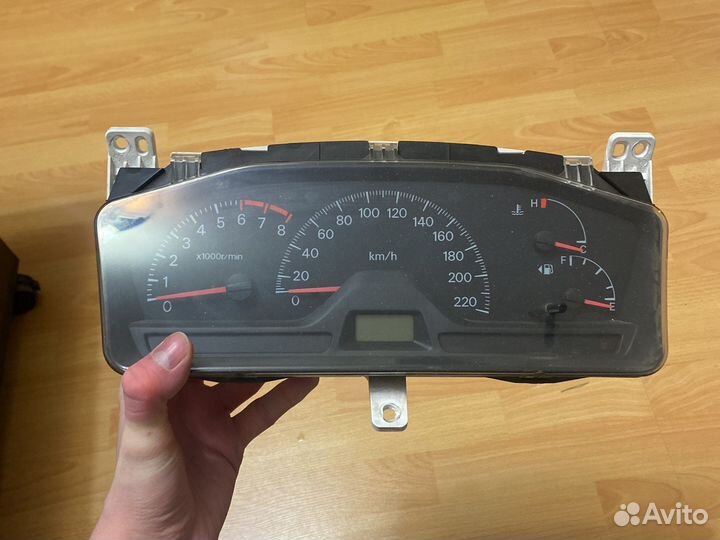 Приборный щиток lancer 9