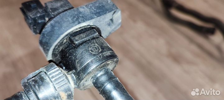 Клапан вентиляции топливного бака 13907512576 BMW