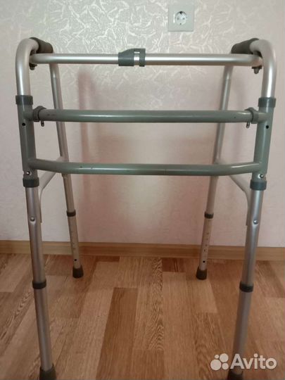 Ходунки для взрослых и костыли