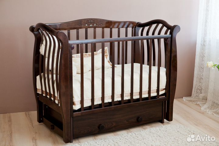 Кровать детская с комодом