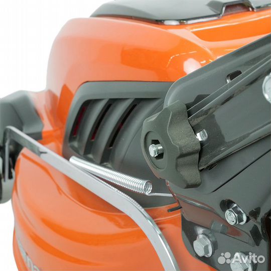 Беспроводная аккумуляторная газонокосилка Husqvarn