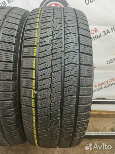 Bridgestone Blizzak VRX2 215/55 R16 93Q