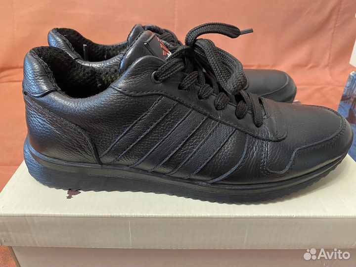 Кроссовки детские