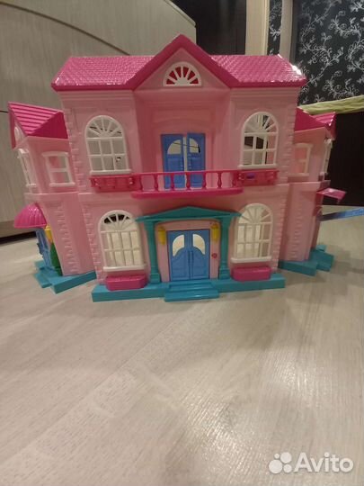 Домик кукольный