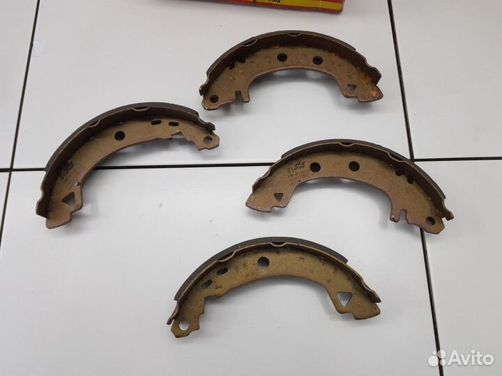 Колодки тормозные барабанные задние