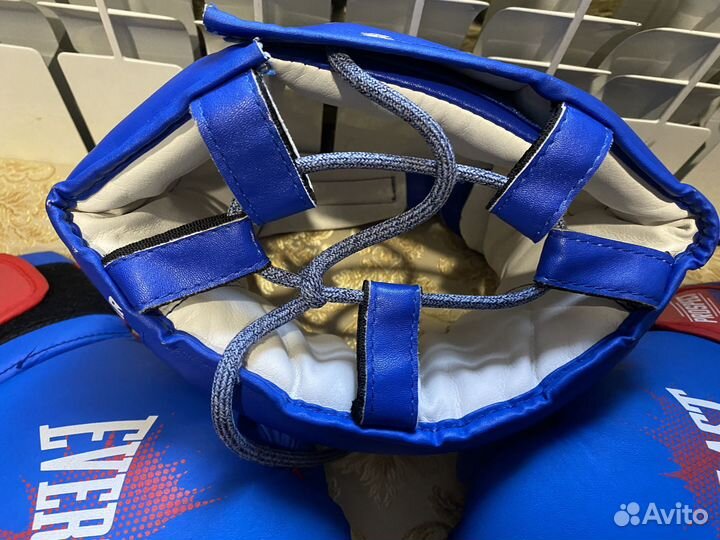 Боксерские перчатки