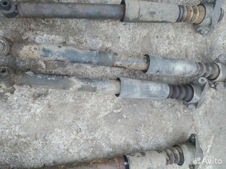 Задние стойки volkswagen golf 4 Bora skoda Octavia