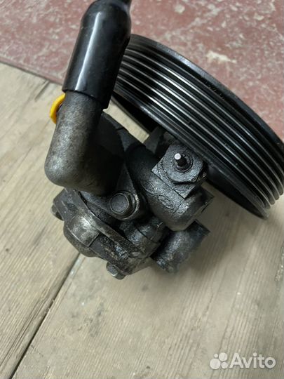 Насос гур Tucson JM 2.7 571002E100