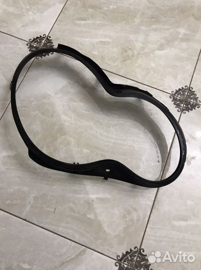 Уплотнитель фары правый мерседес w203