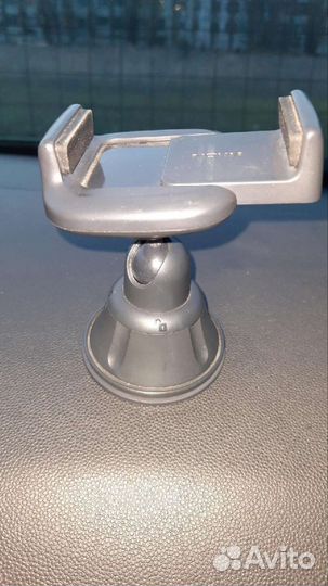 Держатель для телефона в машину