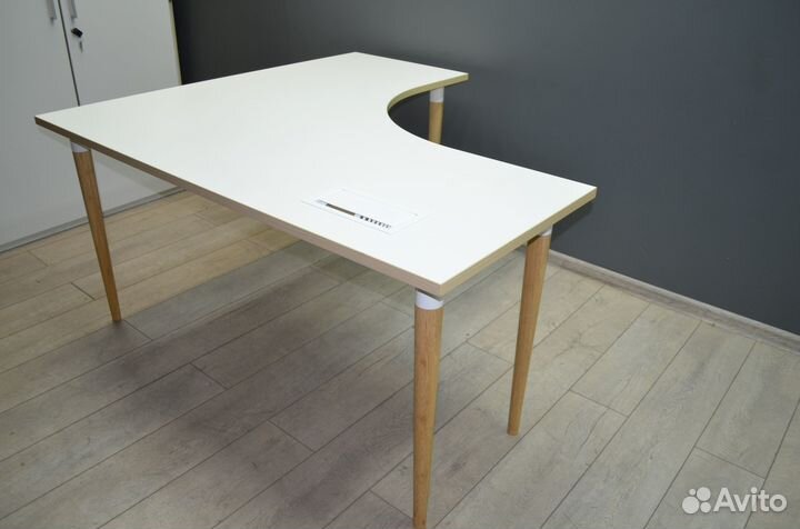 Стол письменный угловой 140х150