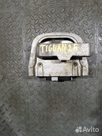 Опора двигателя правая (Volkswagen Tiguan)