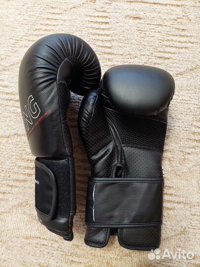 Боксерские перчатки 8oz + защита голени