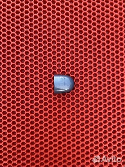 Заглушка личинки вод двери Renault Laguna 2