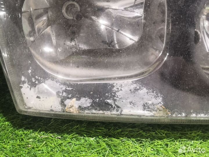 Фара передняя правая Volvo s40 1 дефект