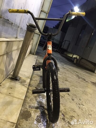 Трюковой велосипед BMX