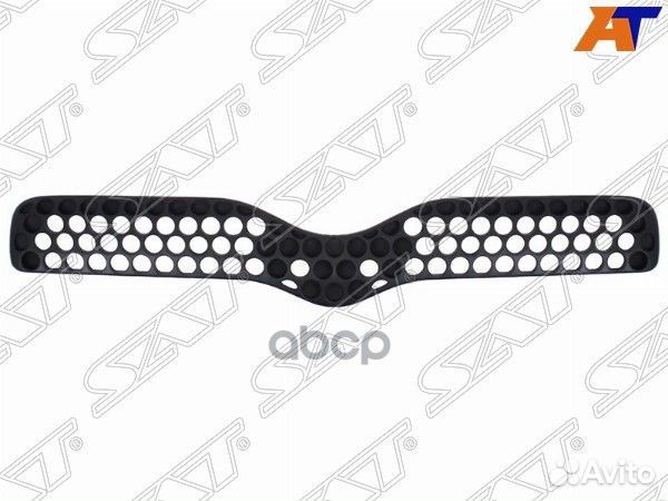 Решетка радиатора Toyota Vitz 99-01 / Yaris 99-02