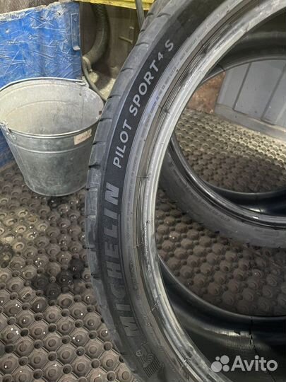 Michelin Pilot Sport 4 S 275/35 R22 и 315/30 R22 107Y