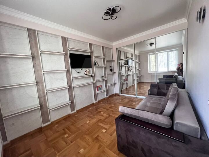 3-к. квартира, 85 м², 1/3 эт.