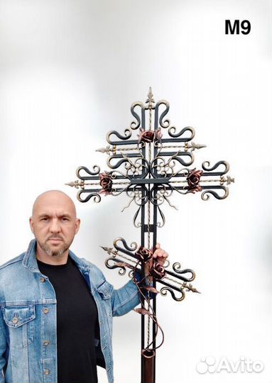 Кованый крест из металла