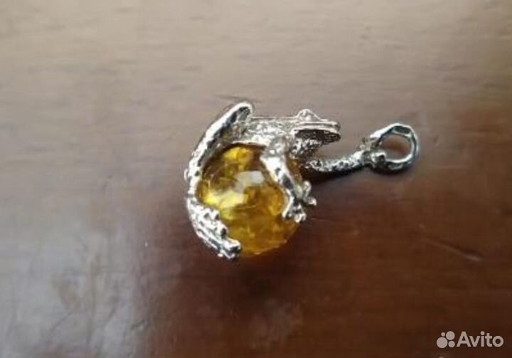 Серебр. фигурка Лягушка (янтарь)