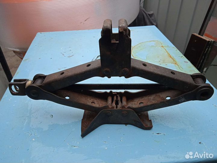 Домкрат для Suzuki Ignis