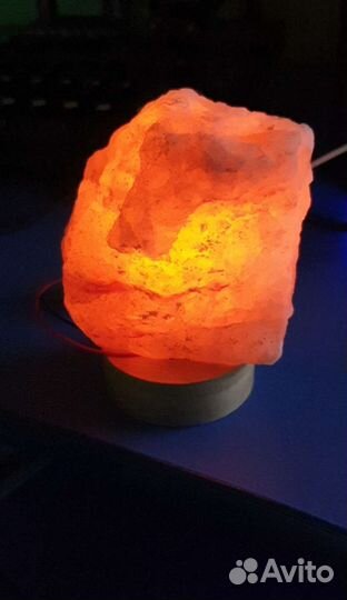 Ночник из гималайской соли с эффектом огня