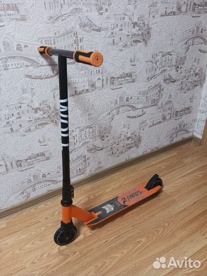 Трюковой самокат Novatrack Wolf