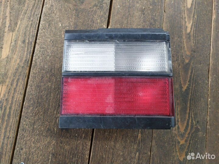 Фонарь задний левый Volkswagen Passat B3 1995