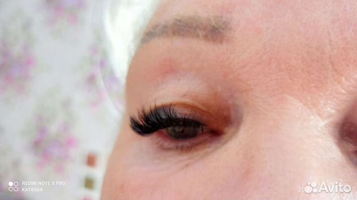 Наращивание ресниц, оформление бровей