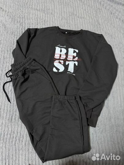 Костюм женский новый