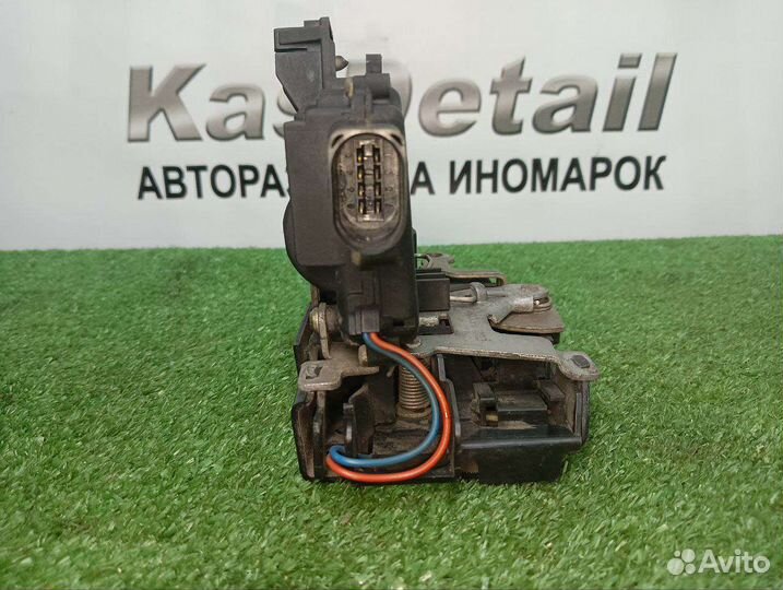Передний левый замок Volkswagen Passat b5