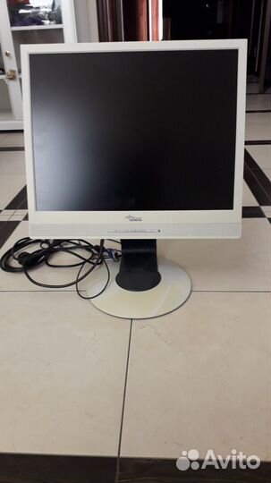 Мониторы LCD. Fujitsu-Semens Scenicview p20-2