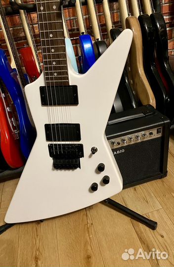 Электрогитара Explorer + Комбик 20 ват (Активы)