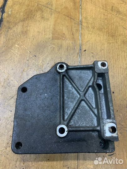 Кронштейн двигателя Peugeot 307 TU5JP4(NFU) 2004