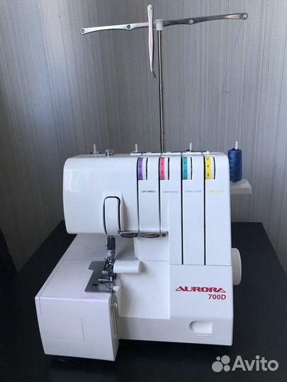 Продаю швейную машинку (оверлок) aurora 700D