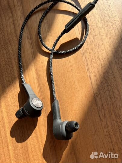 Спортивные наушники Bluetooth BeoPlay H5 Black