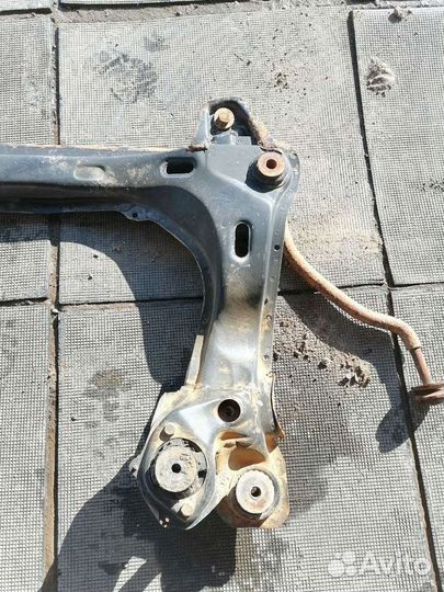 Подрамник (балка) передний Ауди 100 C3 1.8 бензин