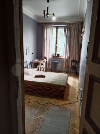 Комната 25 м² в 4-к., 3/6 эт.