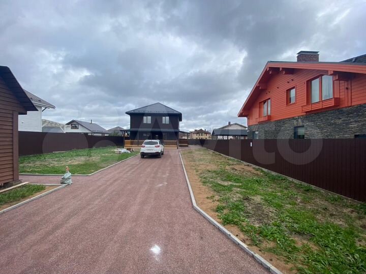 Коттедж 189 м² на участке 7,5 сот.