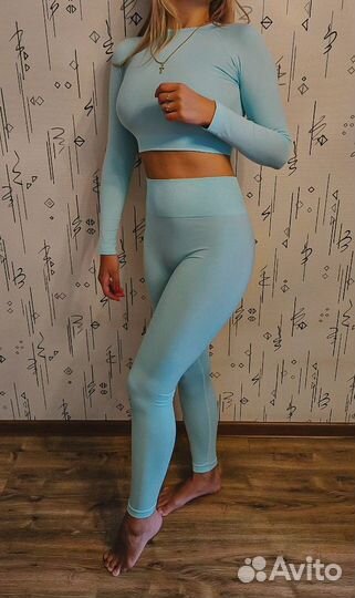 Продам фитнес костюм