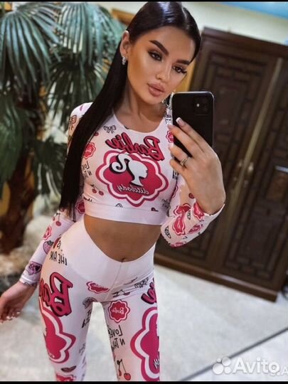 Женский спортивный костюм