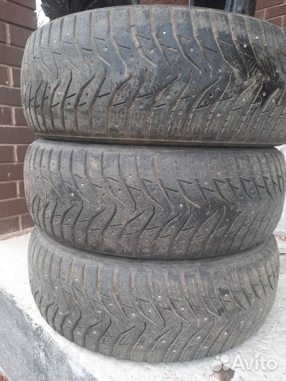 Kumho WinterCraft Ice WI31 215/60 R17 96