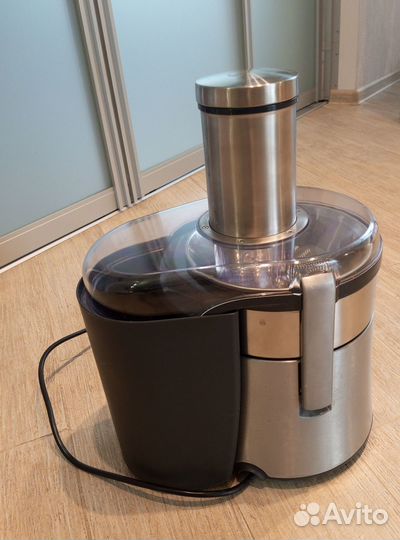 Соковыжималка центробежная Kenwood JE-820