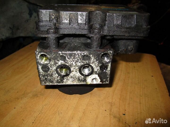 Блок abs toyota yaris verso