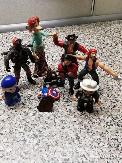 Фигурки пиратов и викингов